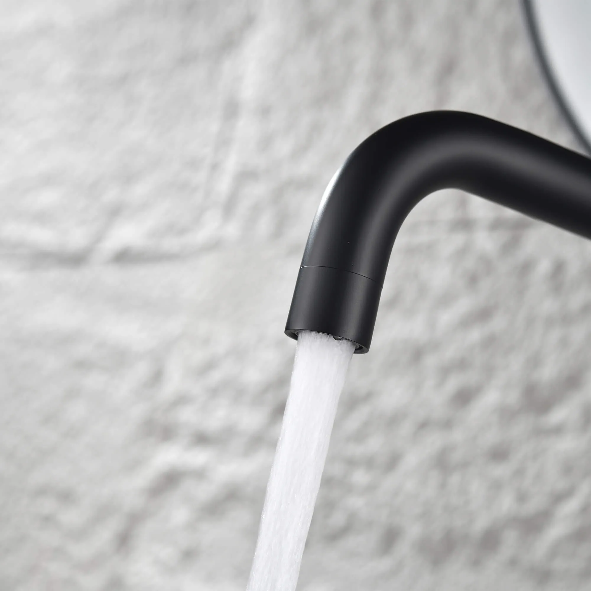 Bathroom Sink Faucet Single Handle Hot Cold Water Mixer Tap Rotate Spout Washbasin Faucet
