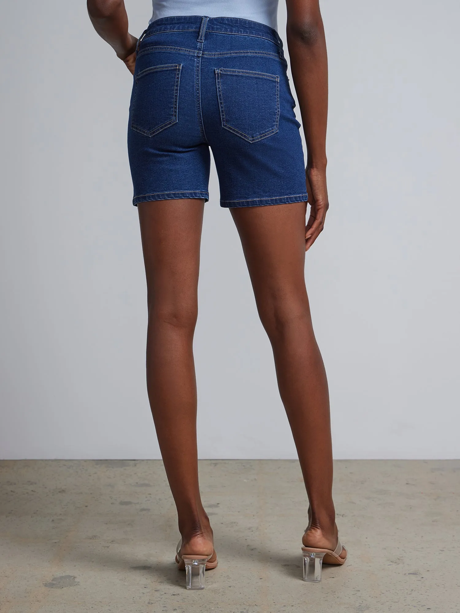 Essential High-Waisted Denim 5-Inch Short - Dark Wash