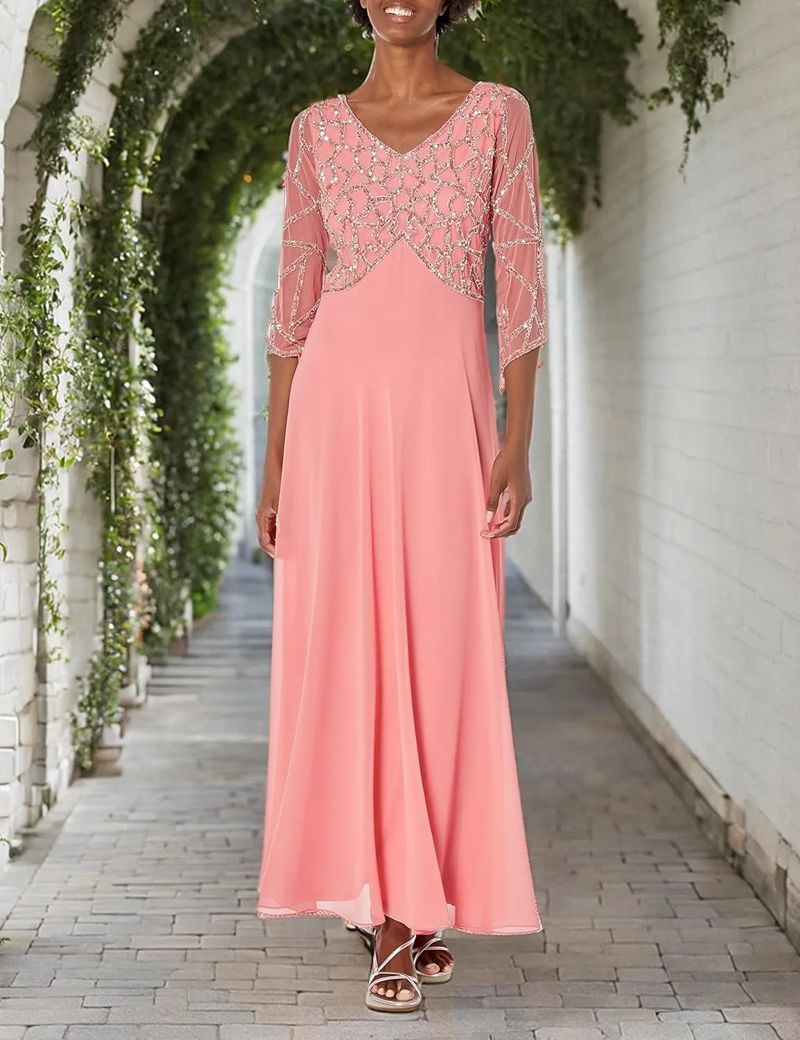 J Kara Women's Plus Size 3/4 Sleeve Geo Beaded Gown