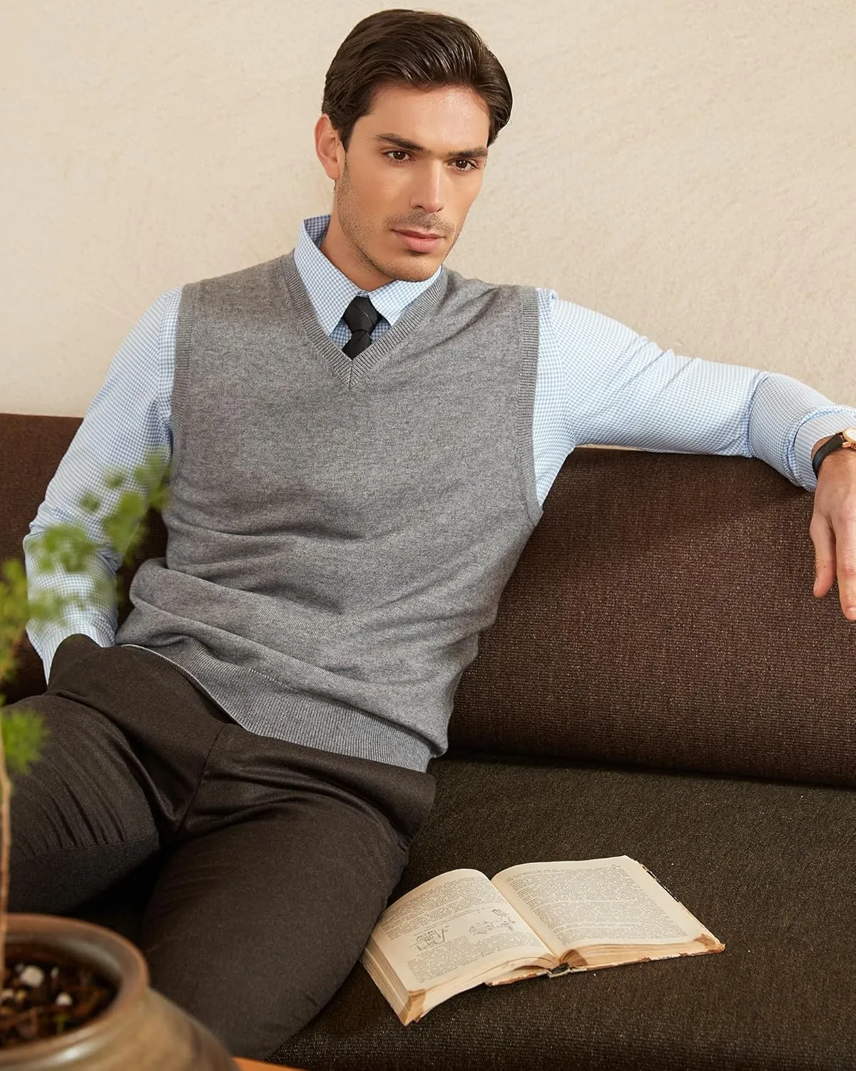 Kallspin Men's Wool Blended Vest Sweater Relaxed Fit V Neck Sleeveless Knitted Pullover