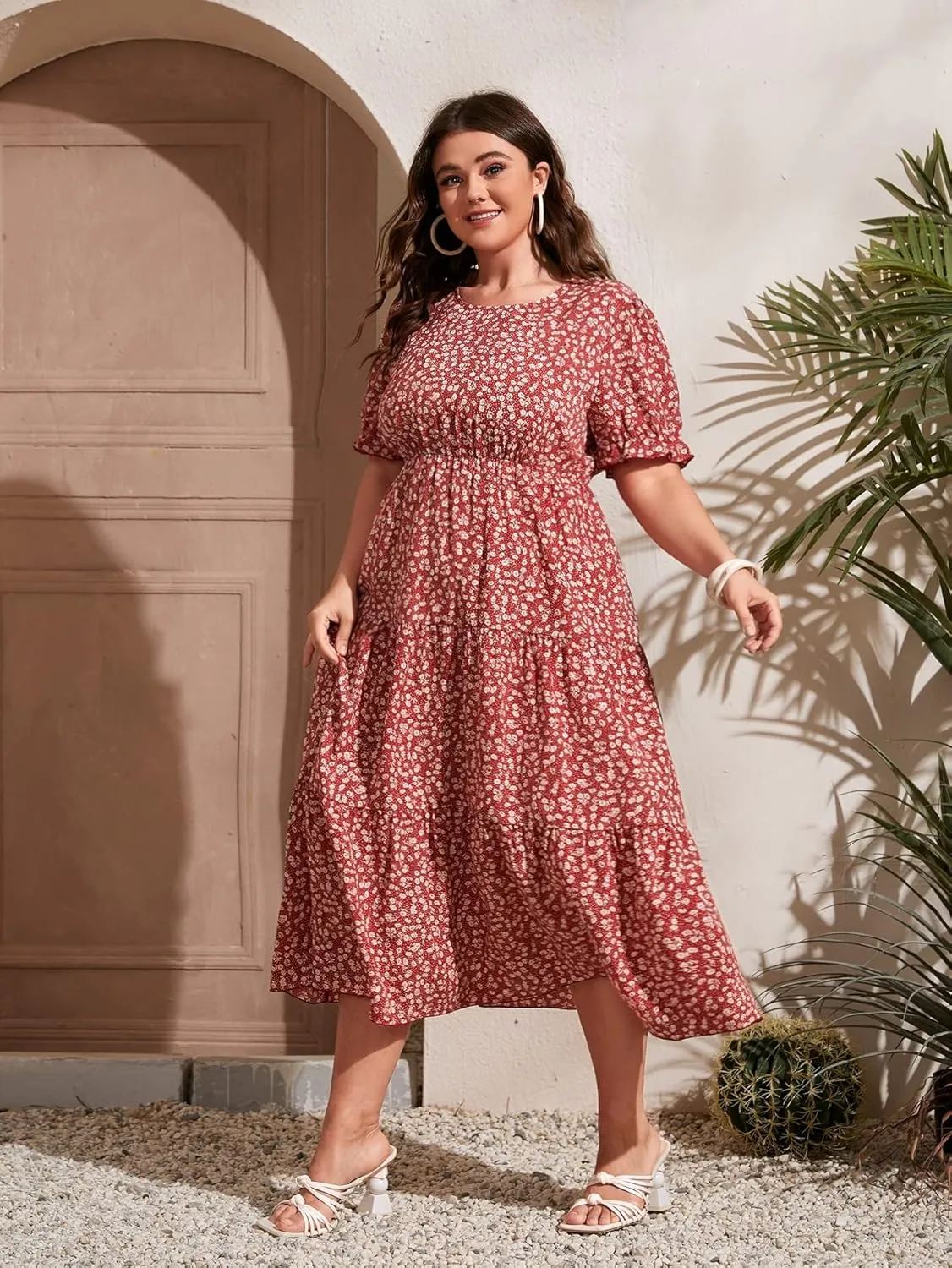 WDIRARA Women's Plus Size Ditsy Floral Halter Sleeveless High Waist Short Keyhole Back Dress